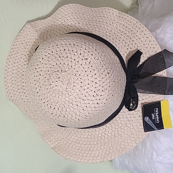 Hat Chapeau Floppy Wide Brim Straw Hat with Black Ribbon, NWT - Picture 1 of 7